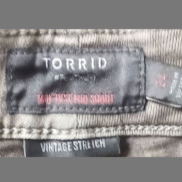 TORRID NEW Women's  Plus Size Boyfriend Vintage Stretch Midrise Short. - Picture 8 of 14